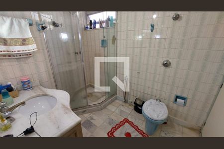 Casa à venda com 244m², 4 quartos e 2 vagasBanheiro 2