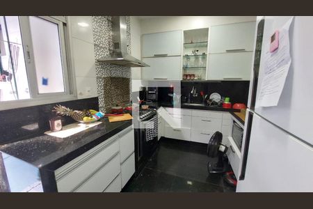 Casa à venda com 244m², 4 quartos e 2 vagasCozinha