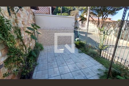 Casa à venda com 244m², 4 quartos e 2 vagasEntrada