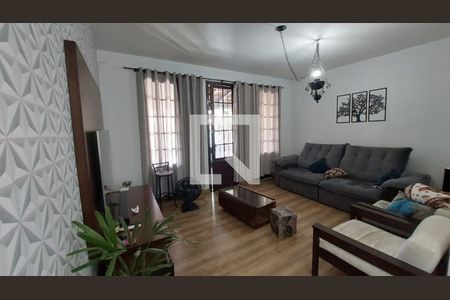 Casa à venda com 244m², 4 quartos e 2 vagassala