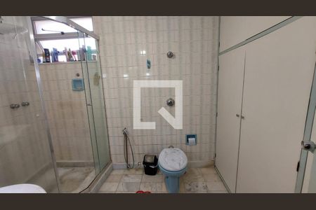 Casa à venda com 244m², 4 quartos e 2 vagasBanheiro 2