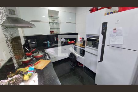 Casa à venda com 244m², 4 quartos e 2 vagasCozinha