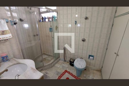 Casa à venda com 244m², 4 quartos e 2 vagasBanheiro 2