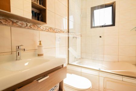 Casa à venda com 223m², 3 quartos e 3 vagasBanheiro - Suíte 