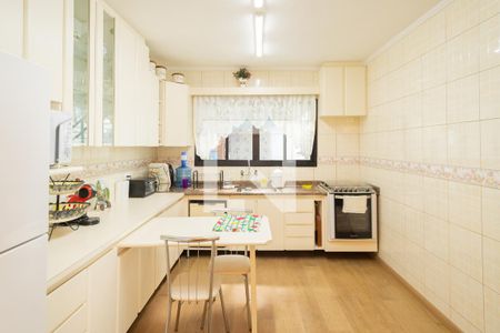 Casa à venda com 223m², 3 quartos e 3 vagasCozinha 