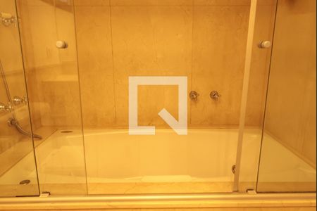 Apartamento à venda com 169m², 4 quartos e 3 vagasBanheiro da Suíte 2