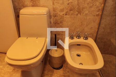 Apartamento à venda com 169m², 4 quartos e 3 vagasBanheiro da Suíte 1