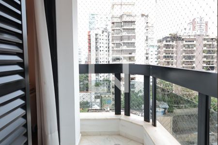 Apartamento à venda com 169m², 4 quartos e 3 vagasVaranda da Suíte 2