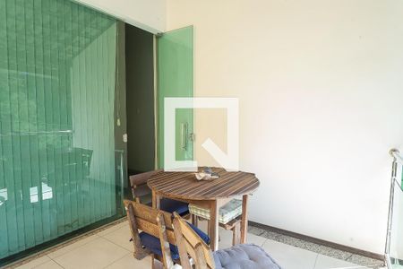 Varanda de casa à venda com 3 quartos, 192m² em Cariocas, Nova Lima