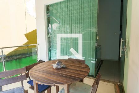 Varanda de casa à venda com 3 quartos, 192m² em Cariocas, Nova Lima