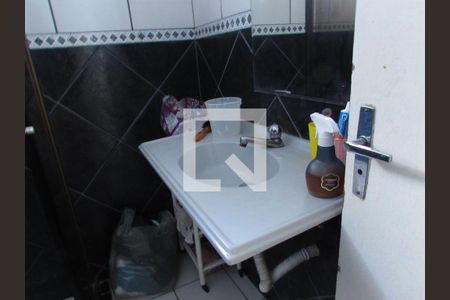 Casa à venda com 130m², 4 quartos e 2 vagasBanheiro