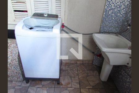 Casa à venda com 130m², 4 quartos e 2 vagasÁrea de Serviço