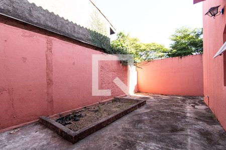 Casa para alugar com 236m², 3 quartos e 4 vagasQuintal lateral