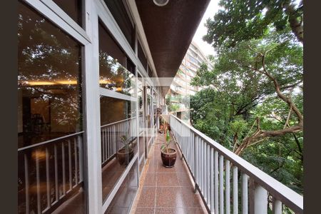Varanda de apartamento para alugar com 4 quartos, 345m² em Laranjeiras, Rio de Janeiro