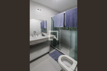 Casa de condomínio para alugar com 606m², 4 quartos e 2 vagasBanheiro da Suíte 1