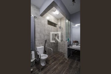 Casa de condomínio para alugar com 606m², 4 quartos e 2 vagasBanheiro Social