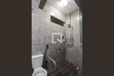 Casa de condomínio para alugar com 606m², 4 quartos e 2 vagasBanheiro Social