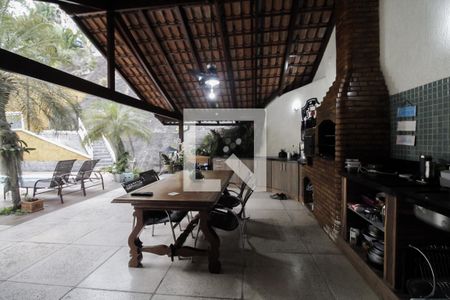 Casa de condomínio para alugar com 606m², 4 quartos e 2 vagasÁrea gourmet