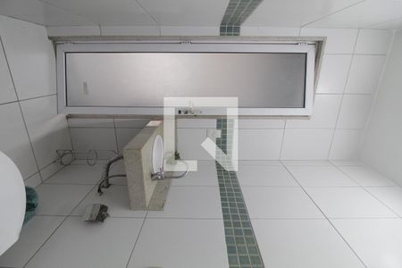 Casa de condomínio para alugar com 606m², 4 quartos e 2 vagasBanheiro - área externa 