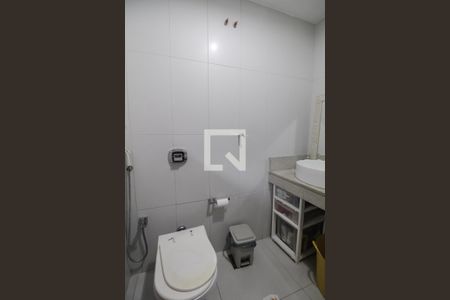 Casa de condomínio para alugar com 606m², 4 quartos e 2 vagasBanheiro da Suíte 2