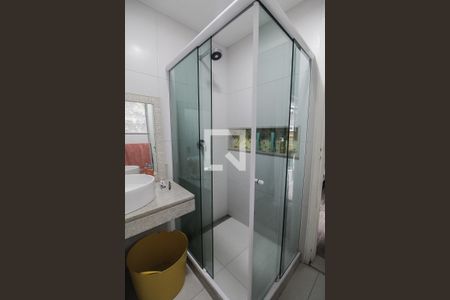 Casa de condomínio para alugar com 606m², 4 quartos e 2 vagasBanheiro da Suíte 2