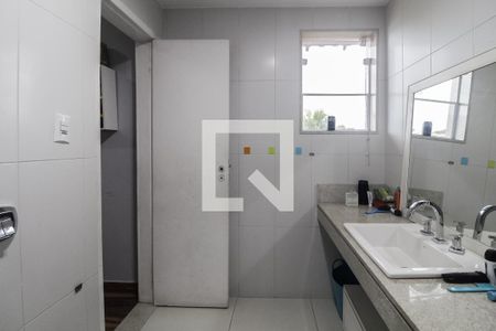 Casa de condomínio para alugar com 606m², 4 quartos e 2 vagasBanheiro da Suíte 1