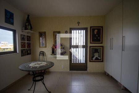 Apartamento à venda com 320m², 4 quartos e 2 vagasQuarto 2 