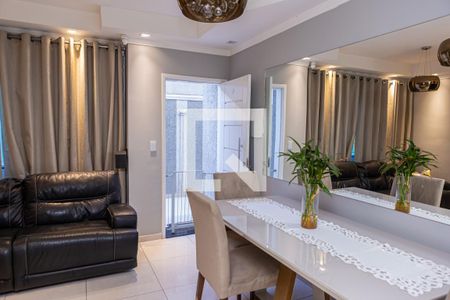 Sala de casa de condomínio para alugar com 2 quartos, 140m² em Vila Talarico, São Paulo