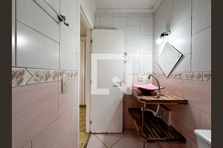 Casa de condomínio para alugar com 128m², 3 quartos e 2 vagasBanheiro Suíte