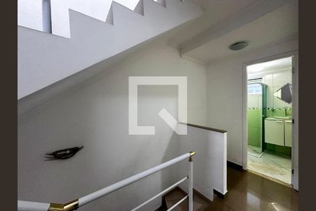 Corredor Quartos de casa de condomínio para alugar com 3 quartos, 128m² em Jardim São Luís, São Paulo