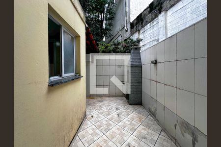 Casa de condomínio para alugar com 128m², 3 quartos e 2 vagasQuintal
