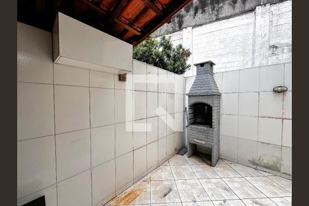 Casa de condomínio para alugar com 128m², 3 quartos e 2 vagasQuintal
