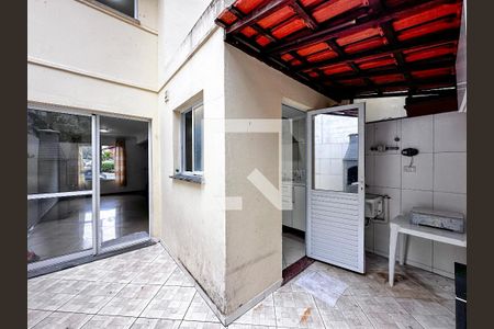 Casa de condomínio para alugar com 128m², 3 quartos e 2 vagasQuintal