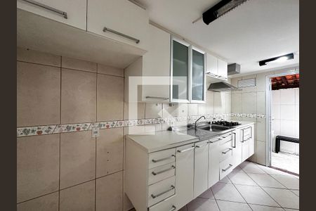 Casa de condomínio para alugar com 128m², 3 quartos e 2 vagasCozinha