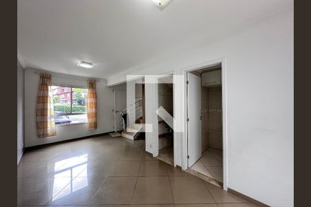 Sala de casa de condomínio para alugar com 3 quartos, 128m² em Jardim São Luís, São Paulo