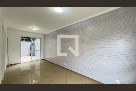 Sala de casa de condomínio para alugar com 3 quartos, 128m² em Jardim São Luís, São Paulo