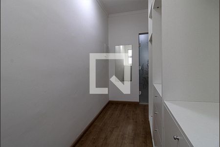 Casa à venda com 260m², 3 quartos e 2 vagascloset na suíte