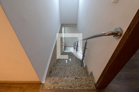 acesso aos pisos_2 de casa à venda com 3 quartos, 260m² em Parque Bristol, São Paulo