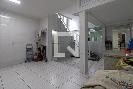 Casa à venda com 260m², 3 quartos e 2 vagasárea de serviço