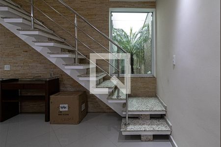 acesso aos pisos_1 de casa à venda com 3 quartos, 260m² em Parque Bristol, São Paulo