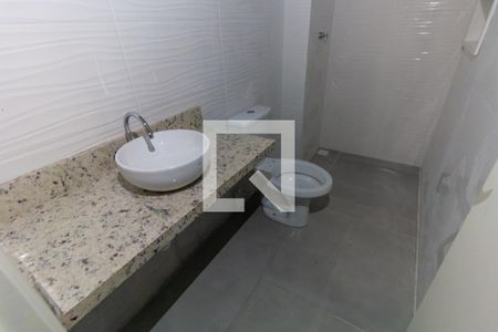 Banheiro de apartamento à venda com 1 quarto, 37m² em Vila Ivone, São Paulo