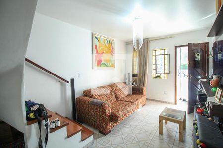 Sala de casa para alugar com 2 quartos, 80m² em Vila Bertioga, São Paulo