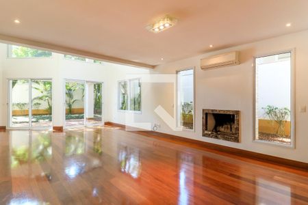 Casa à venda com 608m², 6 quartos e 6 vagasSala