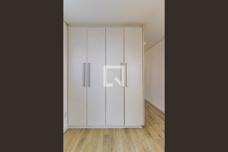 Casa à venda com 608m², 6 quartos e 6 vagasCloset da Suíte 2