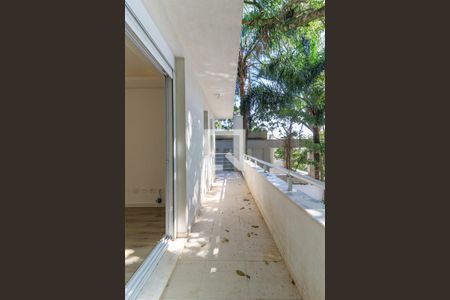 Casa à venda com 608m², 6 quartos e 6 vagasVaranda da Suíte 1