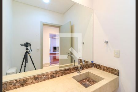 Casa à venda com 608m², 6 quartos e 6 vagasLavabo