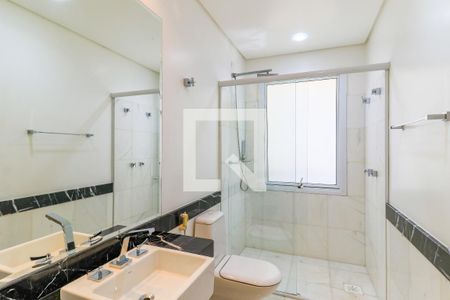 Casa à venda com 608m², 6 quartos e 6 vagasBanheiro da Suíte 3