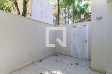 Casa à venda com 608m², 6 quartos e 6 vagasQuintal