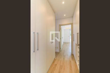 Casa à venda com 608m², 6 quartos e 6 vagasCloset 2 da Suíte 1