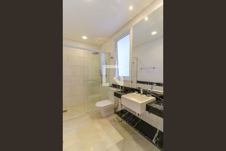 Casa à venda com 608m², 6 quartos e 6 vagasBanheiro da Suíte 2